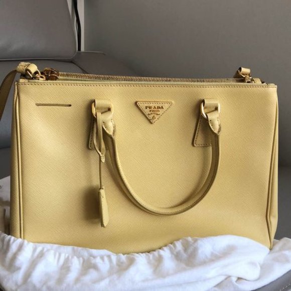 SOLD Prada Saffiano Tote - Picture 1 of 5
